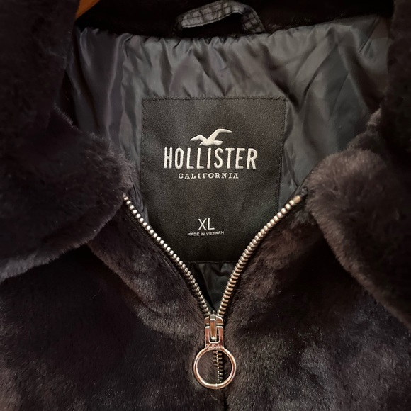 Hollister Black Plush Jacket - Picture 3 of 6